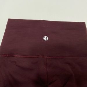 Lululemon Women’s Size 2 Crop Leggings Burgundy